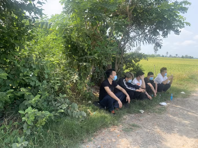 Hiện trường 5 đối tượng người Trung Quốc bị lực lượng công an phát hiện, bắt giữ