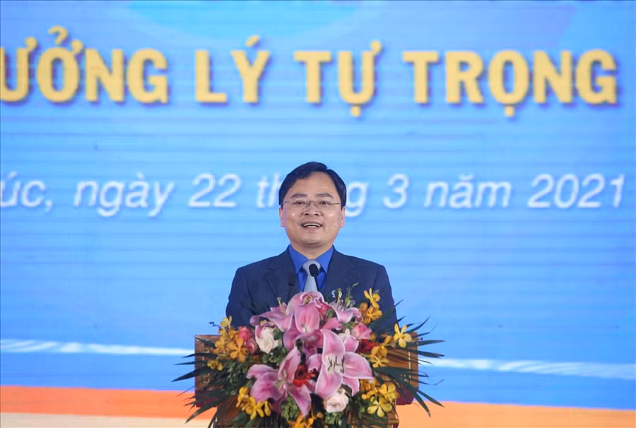 Bí thư thứ nhất BCH Trung ương Đoàn TNCS Hồ Chí Minh Nguyễn Anh Tuấn phát biểu tại Chương trình.