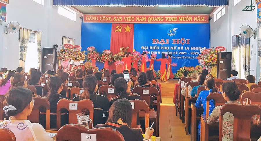 Quang cảnh Đại hội đại biểu Hội LHPN nữ xã Ia Nhin (huyện Chư Păh). Ảnh: Minh Châu 