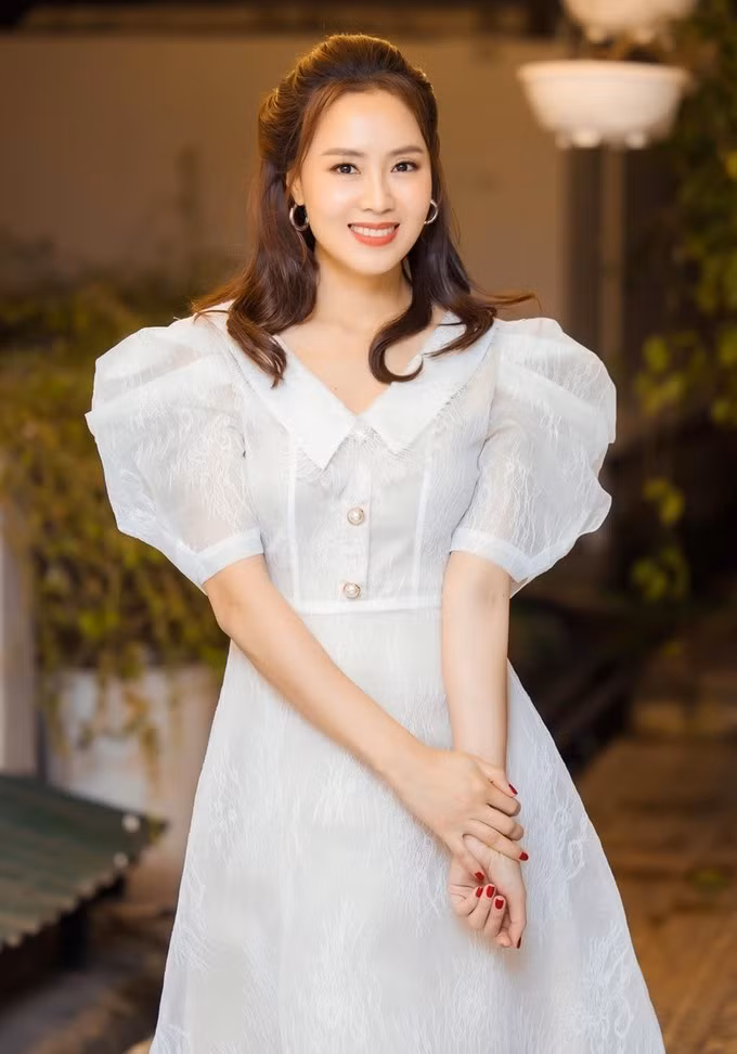 Dù đã bước sang tuổi 39 nhưng Hồng Diễm vẫn được nhiều khán giả khen cô trẻ, đẹp hơn tuổi thật. Ảnh: NSCC.