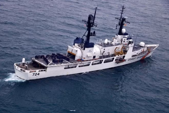 Tàu tuần tra Douglas Munro (WHEC 724) của Tuần duyên Mỹ, ảnh chụp ngày 24.7.2020 - ẢNH: Tuần duyên Mỹ Tàu tuần tra Douglas Munro (WHEC 724) của Tuần duyên Mỹ, ảnh chụp ngày 24.7.2020 - ẢNH: Tuần duyên Mỹ