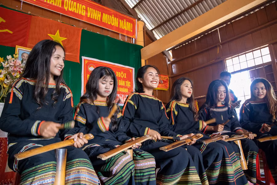  Niềm vui hoàn thành nhịp chiêng bài 