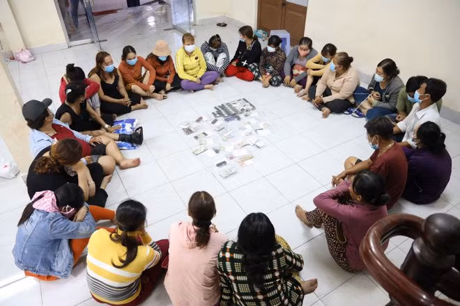  Sòng bạc vùng biên bị triệt phá - ẢNH: GIANG PHƯƠNG
