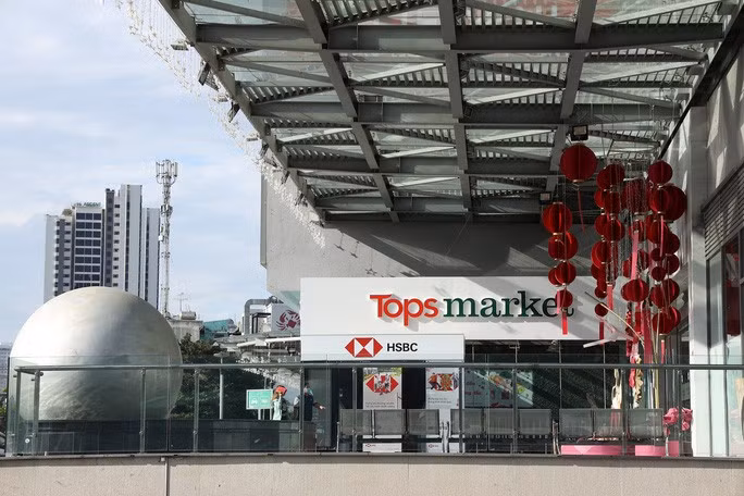  Bảng hiệu siêu thị Big C Thảo Điền (quận 2, TP HCM) đã được thay thành Tops market.