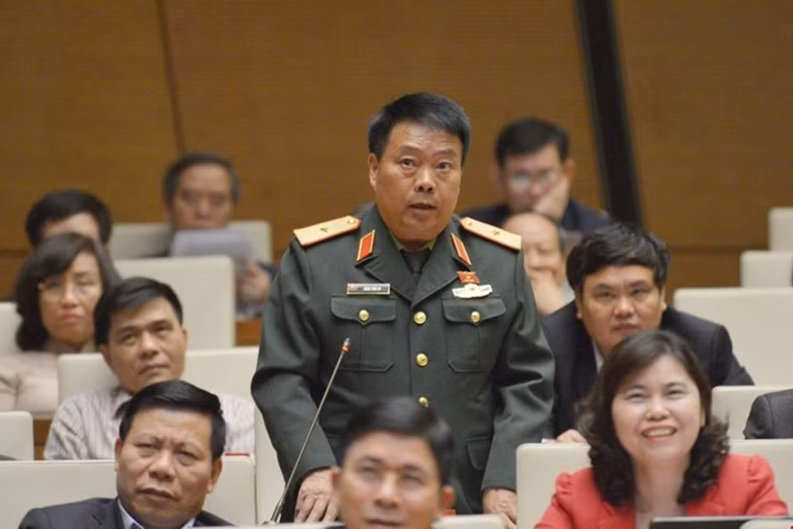 Đại biểu Sùng Thìn Cò (Đoàn Hà Giang) phát biểu. Ảnh: QH.