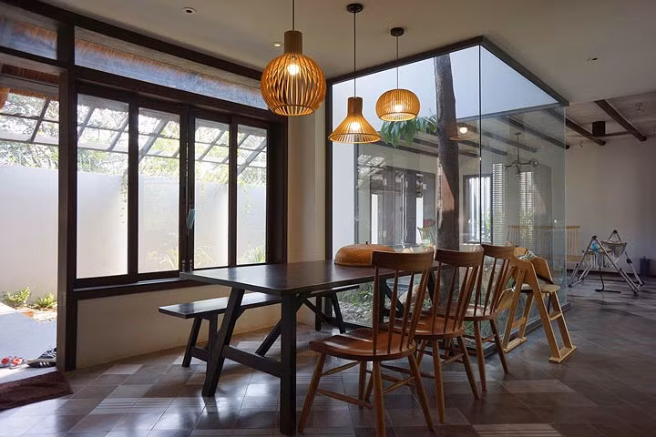 Căn nhà lắp đặt hệ thống điện thông minh, tùy chỉnh nguồn năng lượng theo mức độ sử dụng.
