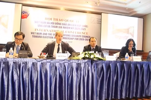 Phiên thảo luận sôi nổi tại Hội thảo.