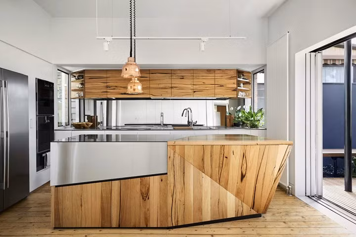 Tủ bếp có cấu tạo đặc biệt từ gỗ và inox thỏa mãn đam mê nấu nướng cho chủ nhân, nó cũng có thể là nơi tụ họp bạn bè và người thân khi cần thiết. Tủ bếp có cấu tạo đặc biệt từ gỗ và inox thỏa mãn đam mê nấu nướng cho chủ nhân, nó cũng có thể là nơi tụ họp bạn bè và người thân khi cần thiết.