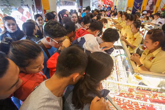 Thị trường vàng những ngày gần đây không còn cảnh chen lấn, xô đẩy như ngày Thần Tài mùng 10 Giêng vừa qua.