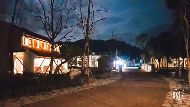 Ngôi làng đẹp lung linh về đêm
