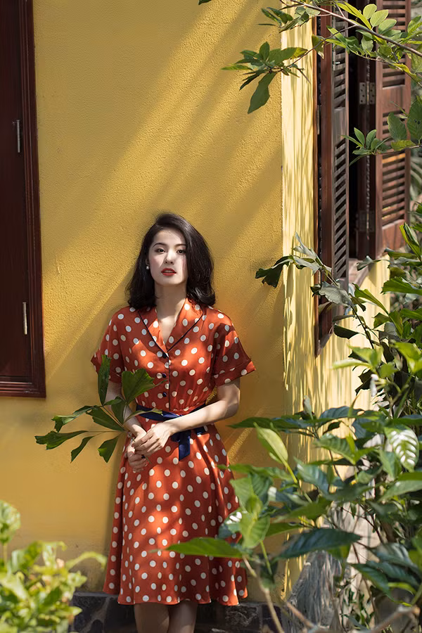 Hạ Vi và hình ảnh nhẹ nhàng, đầy nữ tính khi khoác lên mình các mẫu váy áo vintage, retro