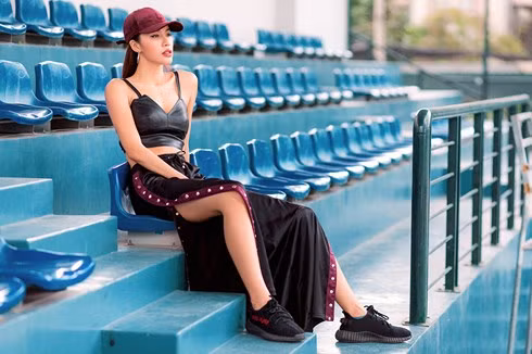 Minh Tú có niềm đam mê vô tận với giày sneaker.