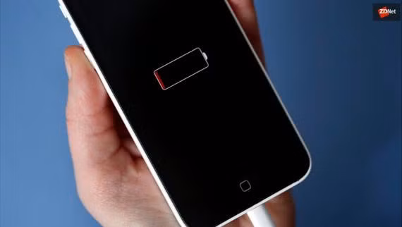 iPhone sẽ bị chai pin sau 500 vòng sạc. Ảnh: ZDnet. iPhone sẽ bị chai pin sau 500 vòng sạc. Ảnh: ZDnet.