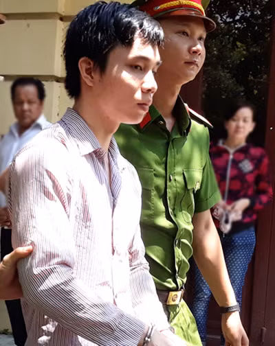 Phong sau khi nhận bản án tử hình. Phong sau khi nhận bản án tử hình.