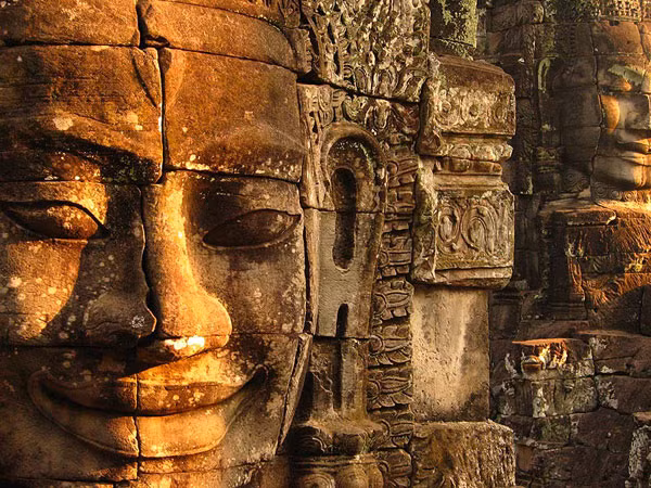 Nụ cười bí ẩn Bayon.