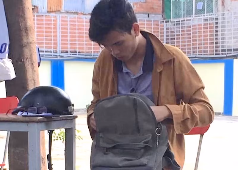  Vị khách đặc biệt của Đức là sinh viên năm 2 Trường ĐH Nguyễn Tất Thành