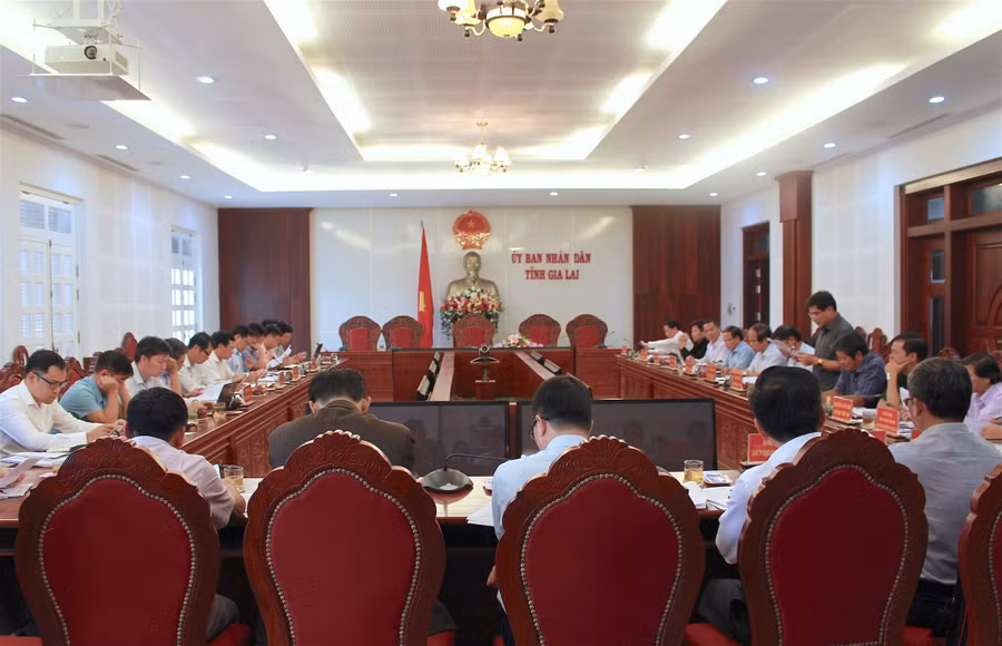 Quang cảnh buổi làm việc. Ảnh: Hồng Thi Quang cảnh buổi làm việc. Ảnh: Hồng Thi