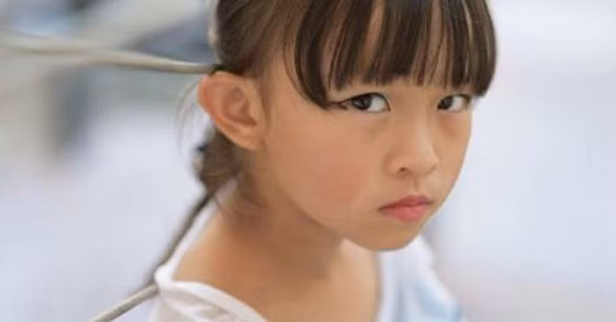Trẻ trở nên bướng bỉnh, khó bảo phần nhiều do cha mẹ dạy dỗ sai cách (Ảnh minh hoạ: Pinterest) Trẻ trở nên bướng bỉnh, khó bảo phần nhiều do cha mẹ dạy dỗ sai cách (Ảnh minh hoạ: Pinterest)