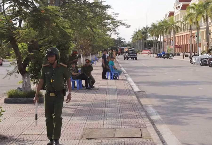 An ninh được thắt chặt ở vòng ngoài