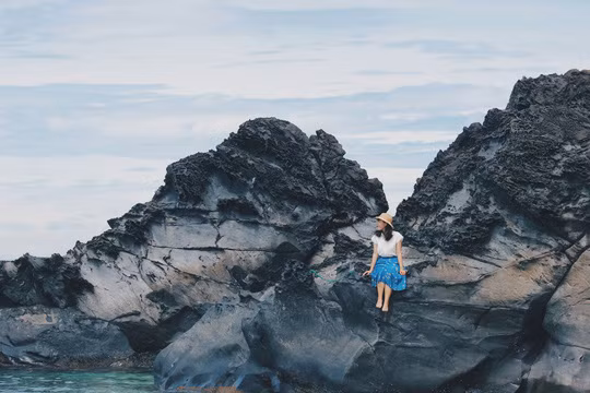 Gành đá đen mun kỳ vĩ Gành đá đen mun kỳ vĩ