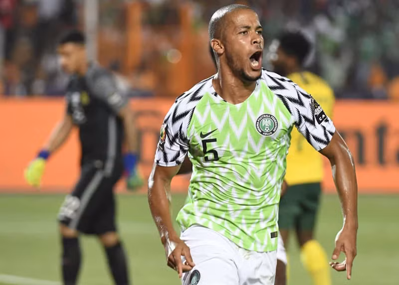 Trung vệ Troost-Ekong ăn mừng sau khi ghi bàn quyết định cho Nigeria. (Ảnh: AFP). 