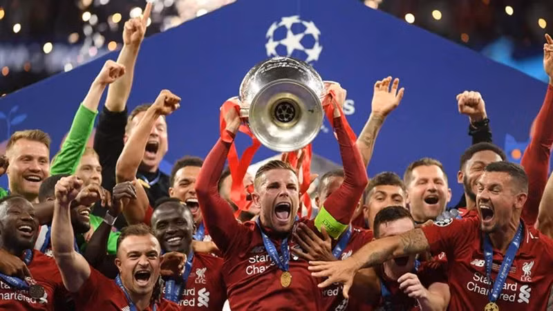 Liverpool về thứ 6 trong danh sách này khi đem về thu nhập cho CLB rơi vào khoảng 535 triệu euro. Liverpool về thứ 6 trong danh sách này khi đem về thu nhập cho CLB rơi vào khoảng 535 triệu euro.