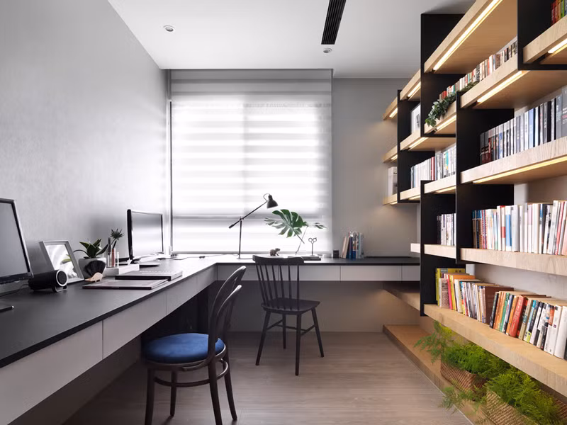 Mang theo cây xanh để tăng hứng thú khi làm việc.