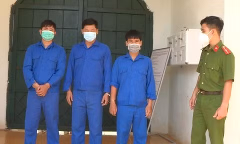 Các đối tượng tại cơ quan CSĐT. Ảnh: Công an cung cấp