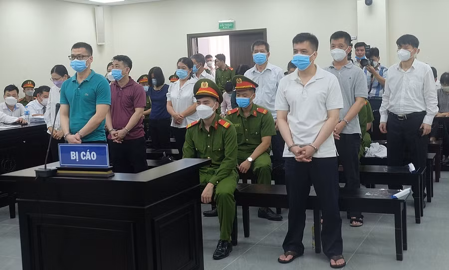  Các bị cáo trong vụ án thuốc giả liên quan Công ty VN Pharma. Ảnh: Đình Trường