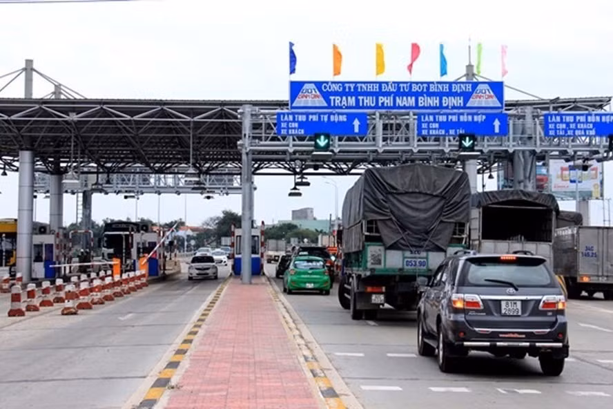  Thu phí không dừng sẽ hoàn thành trước ngày 31.7. Ảnh: Minh Hạnh