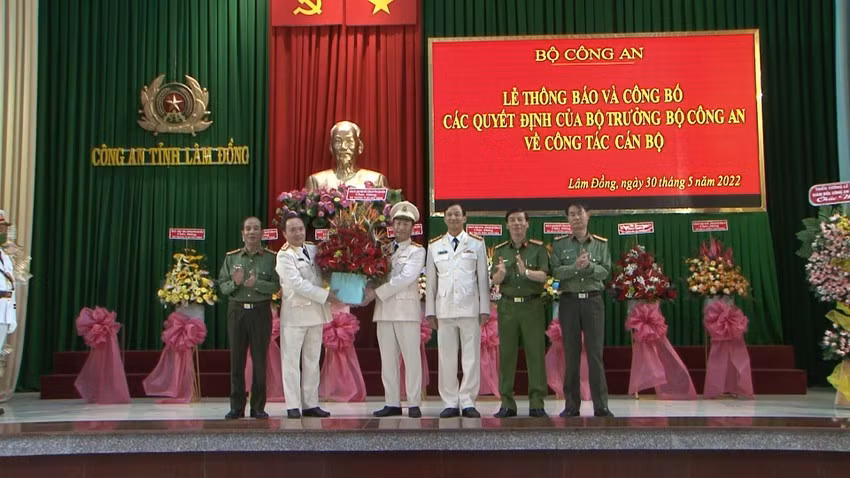 Ban Giám đốc Công an tỉnh Lâm Đồng chúc mừng tân giám đốc công an tỉnh