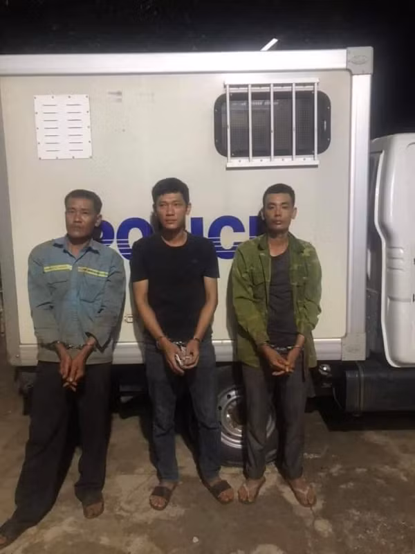 3 đối tượng bị bắt giữ .