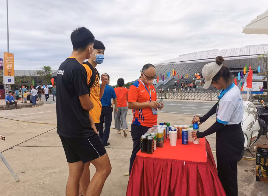 Hỗ trợ tăng cường sức khỏe, giúp thanh lọc cơ thể chính là điểm giúp nước thảo dược Trường Sinh nhận được sự yêu thích từ người tiêu dùng. Ảnh: Diễm Châu