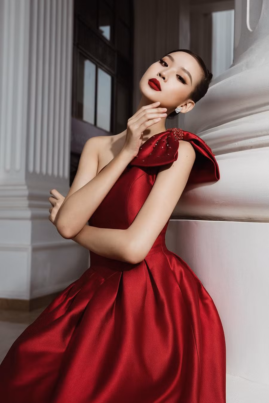 Cô được đánh giá là một trong những thí sinh “đáng gờm” của cuộc thi khi không những sở hữu chiều cao vượt trội, ngoại hình xinh đẹp mà còn có học lực “khủng”.