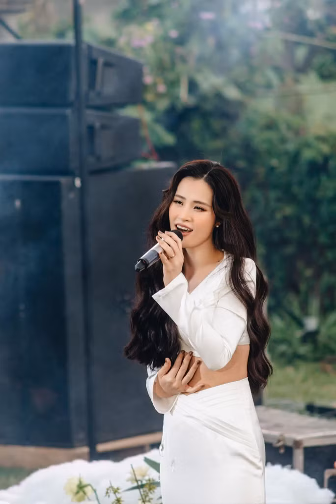 Cô vẫn luôn là Đông Nhi như trước nay