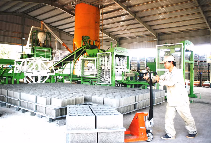 Người lao động yên tâm gắn bó với doanh nghiệp khi lợi ích được đảm bảo hài hòa. Ảnh: Đinh Yến