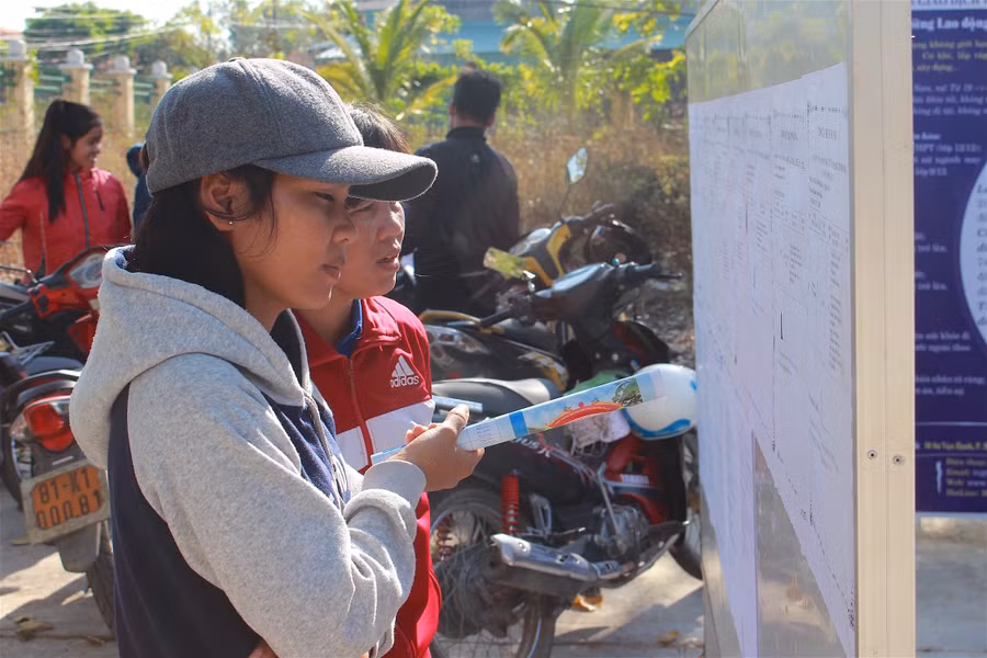 Nhiều thanh niên địa phương đã tìm được việc làm phù hợp tại các buổi tư vấn, hướng nghiệp. Ảnh: Mộc Trà 