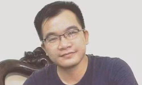 Phóng viên Đinh Hữu Dư trước khi gặp nạn khi tác nghiệp. Phóng viên Đinh Hữu Dư trước khi gặp nạn khi tác nghiệp.