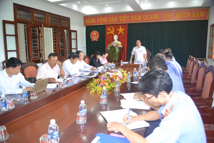 Ban Pháp chế HĐND tỉnh giám sát tại Viện KSND tỉnh. Ảnh: H.C