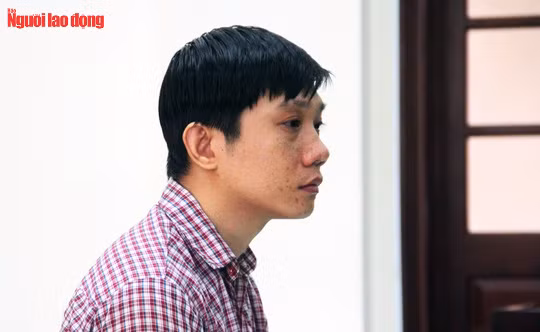 Bị cáo Nguyễn Văn Viện tại phiên tòa.