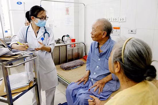 Nhu cầu chăm sóc y tế cho người cao tuổi ngày càng cao.
