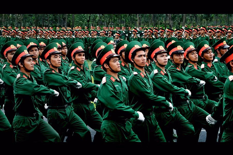 Tiếp bước cha anh.