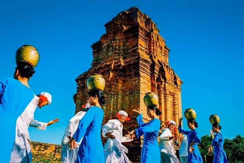 Lễ hội hoa Tam giác mạch đặc sắc vùng cao nguyên đá Đồng Văn. Ảnh: Booking.com