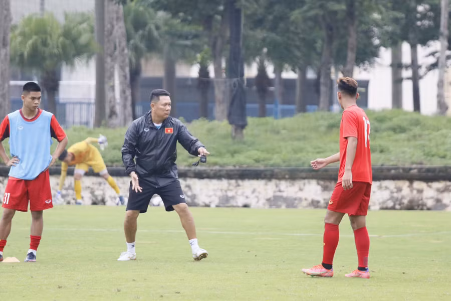 U17 Việt Nam tích cực tập luyện chuẩn bị cho trận ra quân vòng loại U17 Châu Á. Ảnh: VFF
