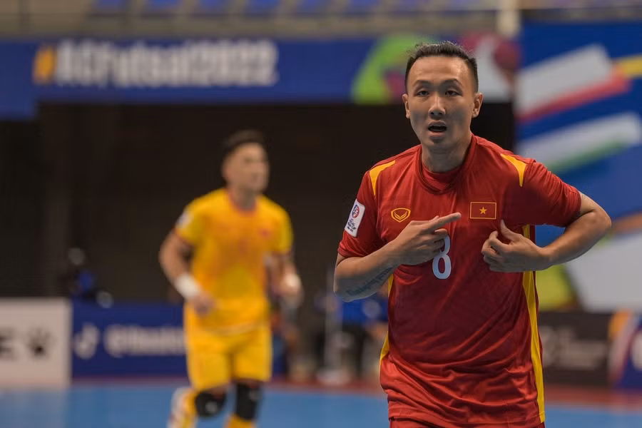 Minh Trí cùng tuyển futsal Việt Nam ra quân thắng lợi ở giải futsal châu Á. Ảnh: AFC