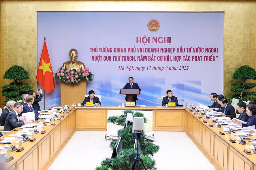 Thủ tướng khẳng định khu vực kinh tế có vốn đầu tư nước ngoài là bộ phận hợp thành quan trọng của nền kinh tế Việt Nam, được khuyến khích, tạo điều kiện phát triển lâu dài, hợp tác và cạnh tranh lành mạnh với các khu vực kinh tế khác. Ảnh: VGP/Nhật Bắc