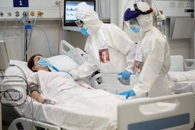 Hướng dẫn của WHO cung cấp khuyến nghị về nhiều thuốc điều trị COVID-19 - Ảnh: NHI Hướng dẫn của WHO cung cấp khuyến nghị về nhiều thuốc điều trị COVID-19 - Ảnh: NHI