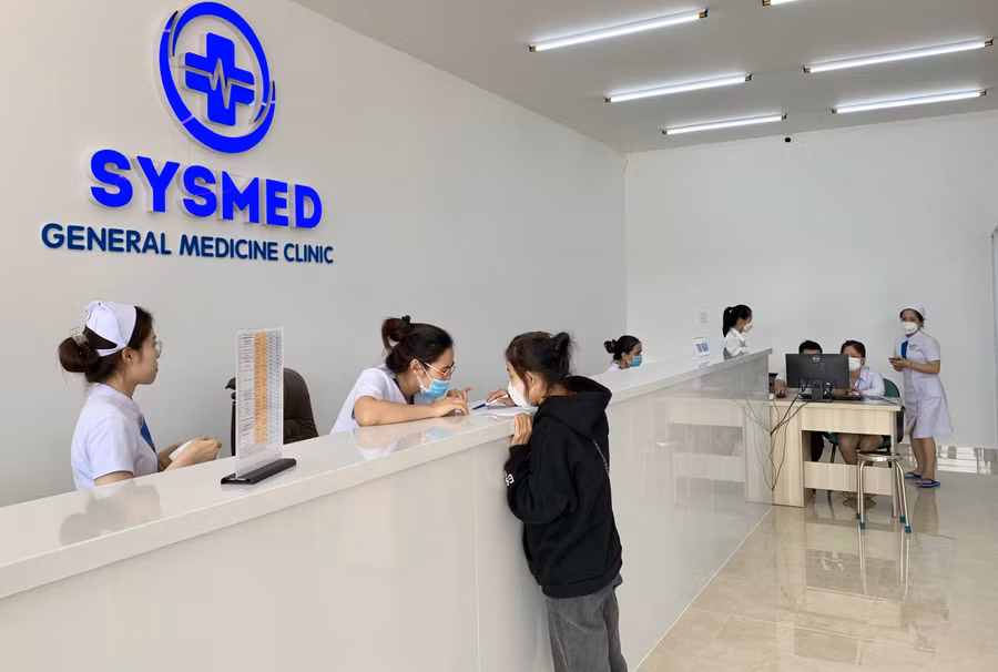 Phòng khám Đa khoa SYSMED Phù Đổng hoạt động từ 7 giờ 30 phút đến 17 giờ mỗi ngày (từ thứ hai đến chủ nhật). Ảnh: Như Ý Phòng khám Đa khoa SYSMED Phù Đổng hoạt động từ 7 giờ 30 phút đến 17 giờ mỗi ngày (từ thứ hai đến chủ nhật). Ảnh: Như Ý
