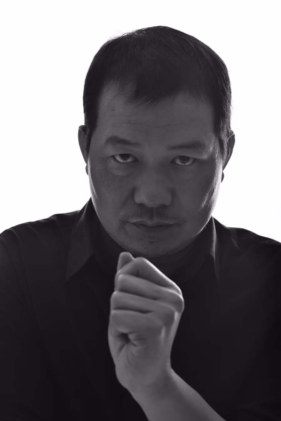 Đạo diễn Lương Đình Dũng cùng ê-kíp đã hoàn tất hồ sơ gửi phim đi dự thi Oscar. Ảnh: NVCC