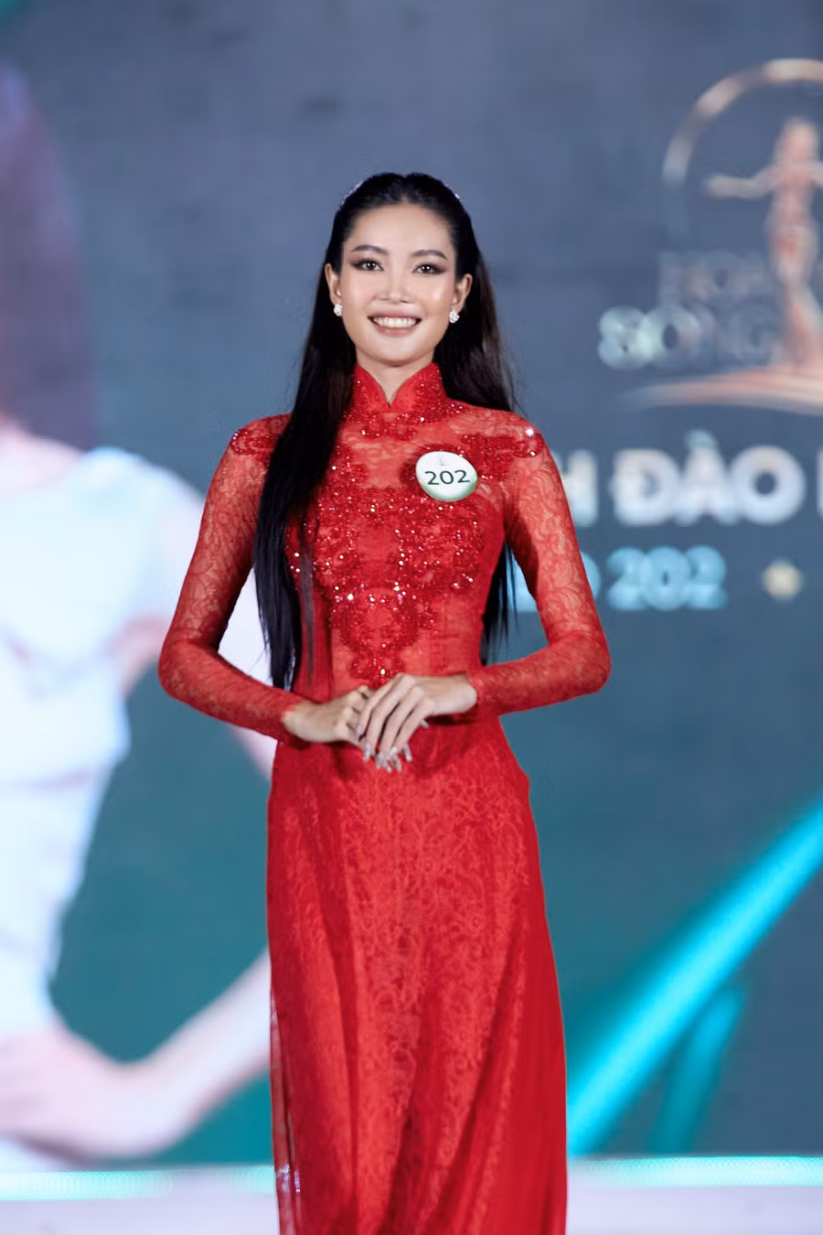 Ngoài nhan sắc xinh đẹp, Diễm Trinh sở hữu kỹ năng trình diễn tốt và chiều cao nổi bật. Ảnh: BTC